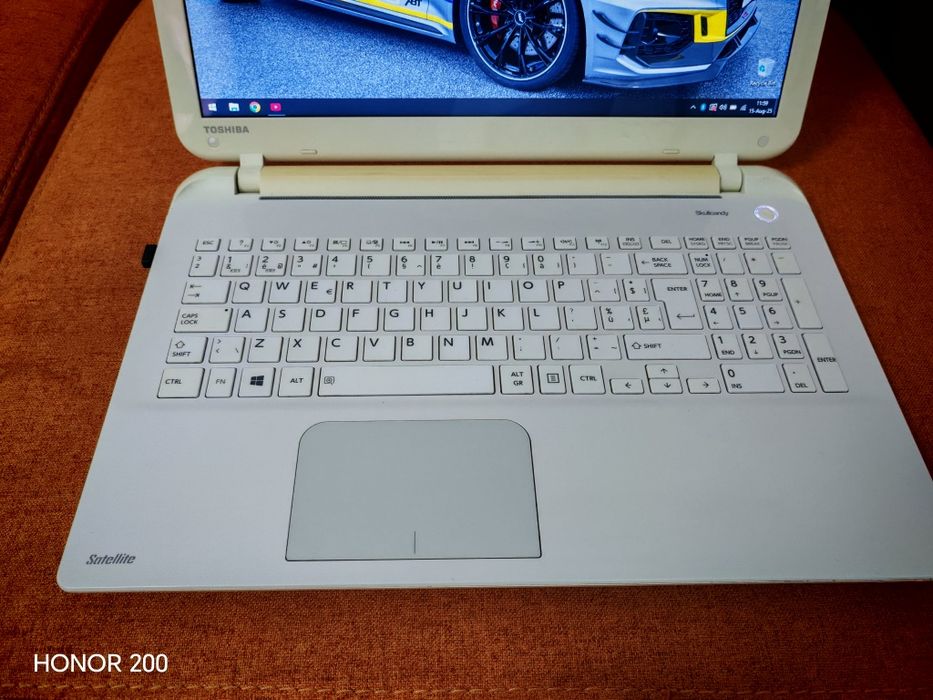 Laptop Toshiba intel core i5 alb