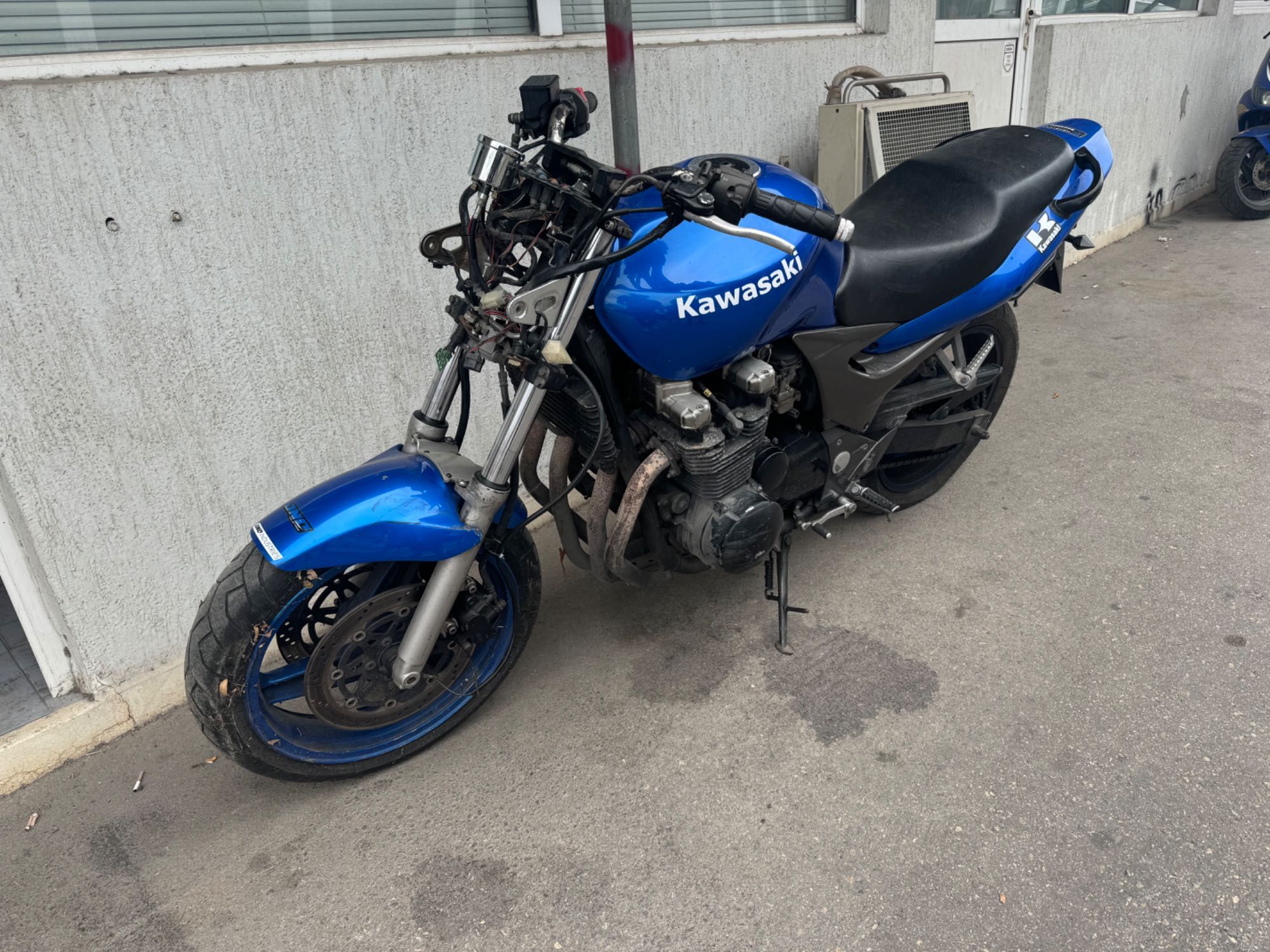 Kawasaki ZR7 / ZR-7 на ЧАСТИ