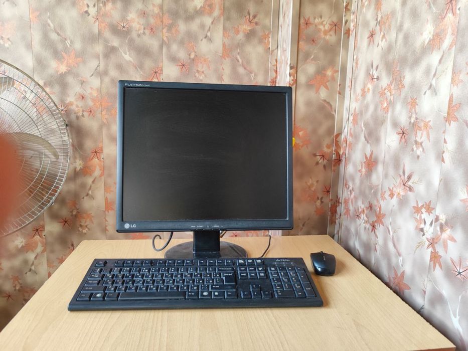 Ofis uchun eski kompyuter