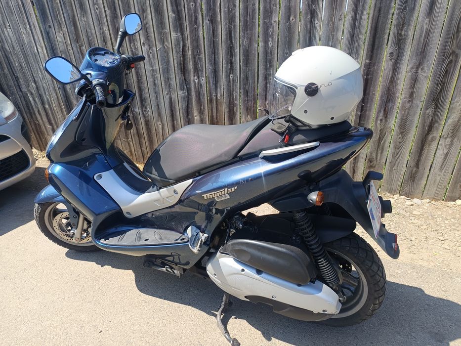 Scuter Yamaha  125 cmc