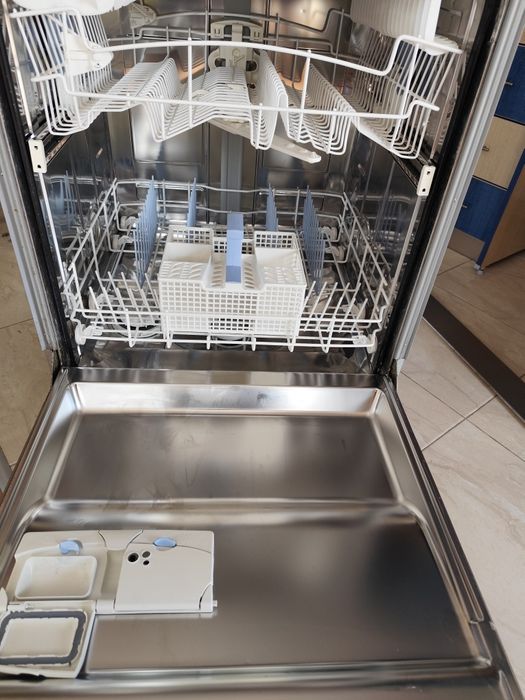 Съдомиялна  за вграждане Whirlpool 60 см