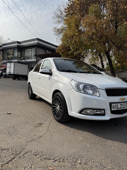 Neksa 3 avtomat Sotiladi