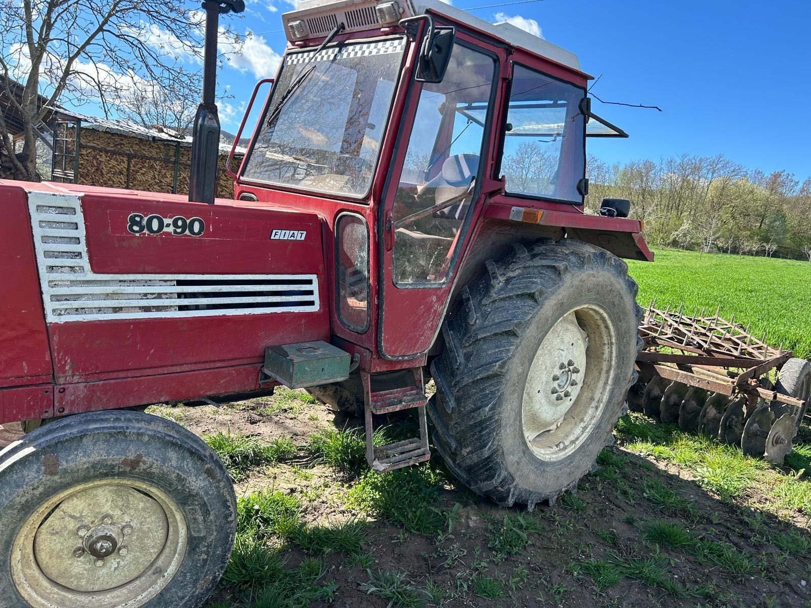 Vând tractor Fiat 80-90