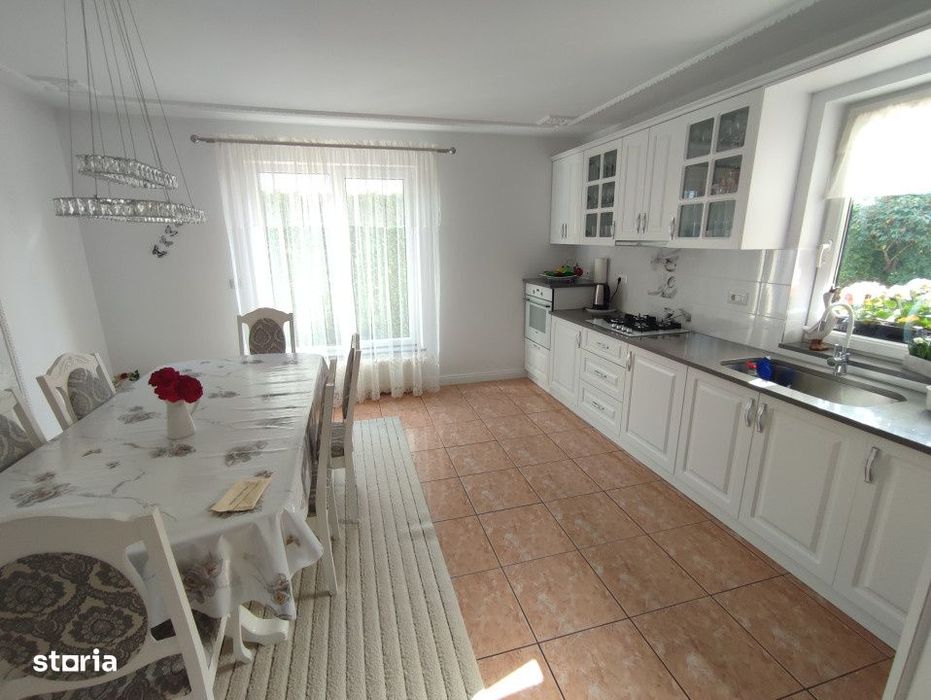 Casa cu garaj, teren 2000mp, chirie ,  Iaslovat