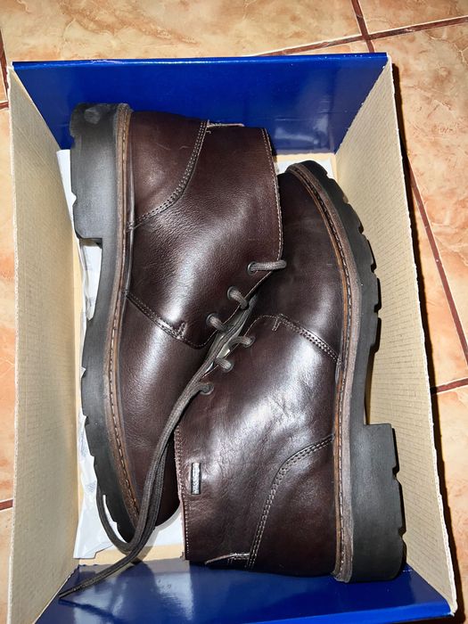 Ghete de barbat, noi , din piele naturala