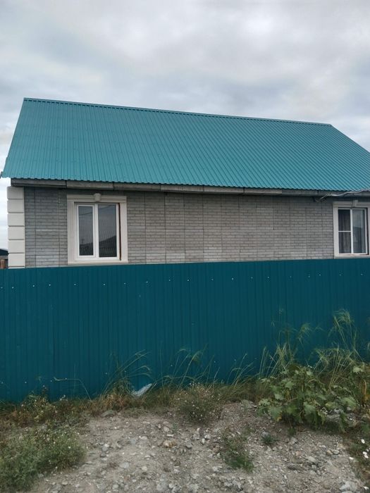 Продам дом 4х комнатный 10 соток земли