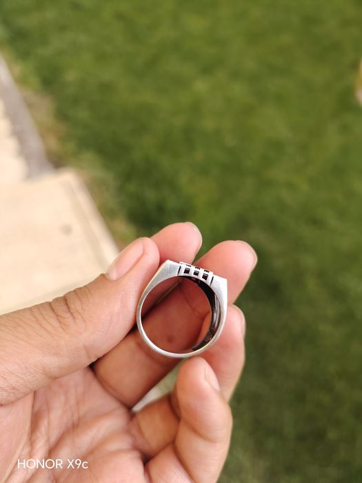 Kumush uzuk sotiladi!