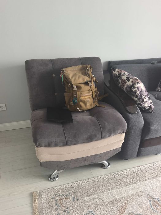 Диван с двумя креслами