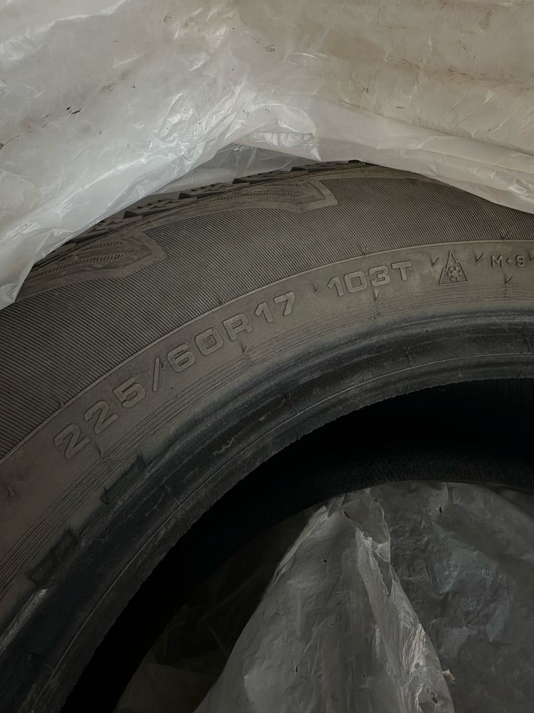 Продаю зимние шины 225/60/17 и 235/65/17