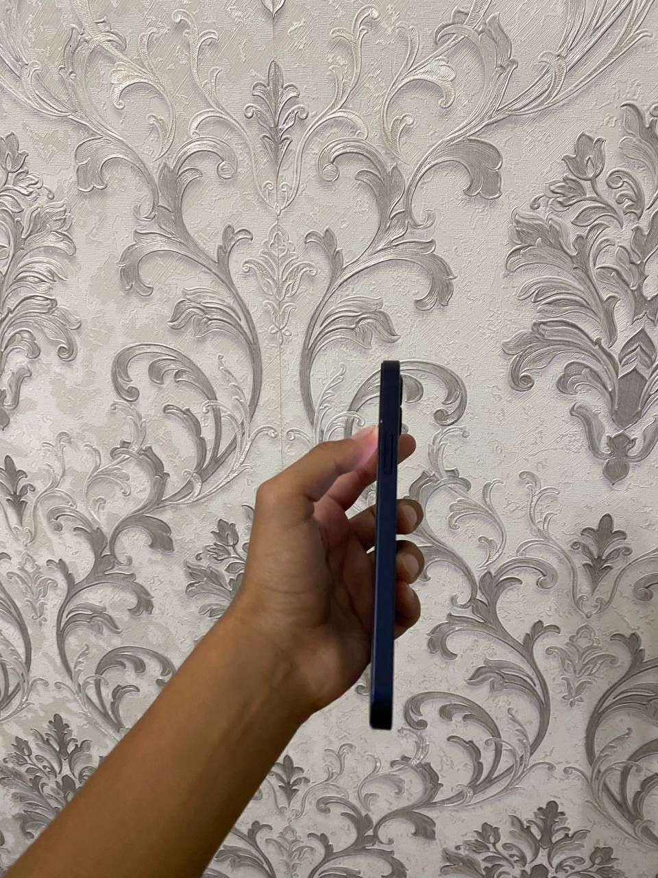 Iphone 12 64 gb  100 emcost