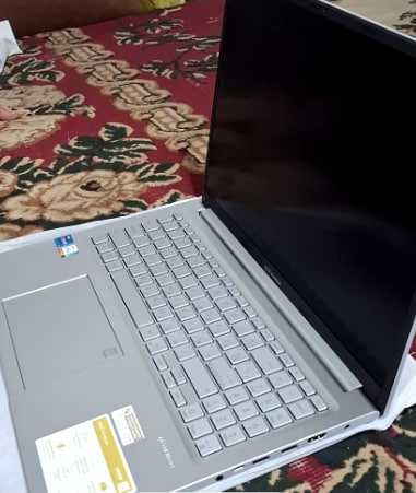 ASUS Vivobook X1605VA