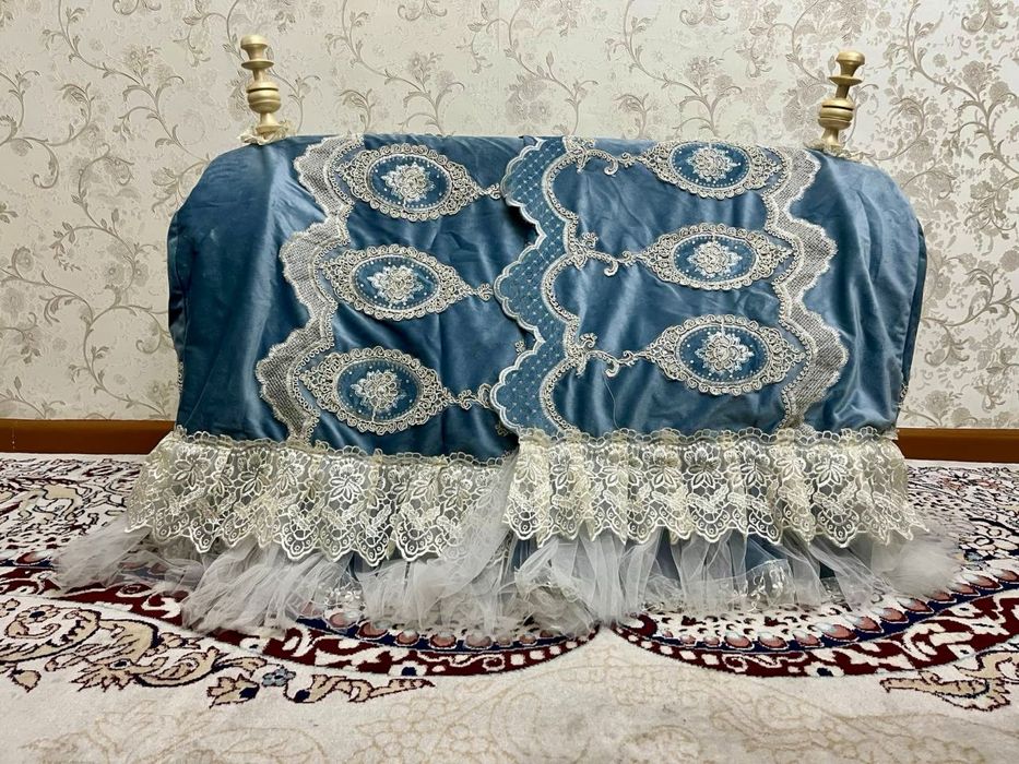 Yangi Beshik, o'g'il va qiz chaqolaqlarga.