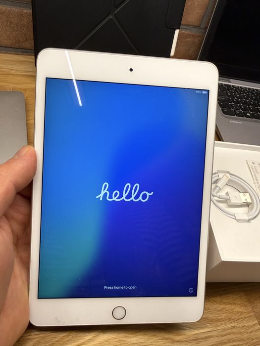 iPad mini 5 (64GB) – Отлично състояние, iPadOS 18!