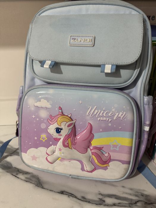 Продам школьный портфель