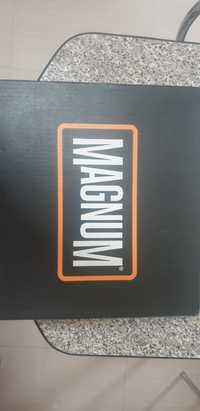 De Vanzare Bocanci Magnum