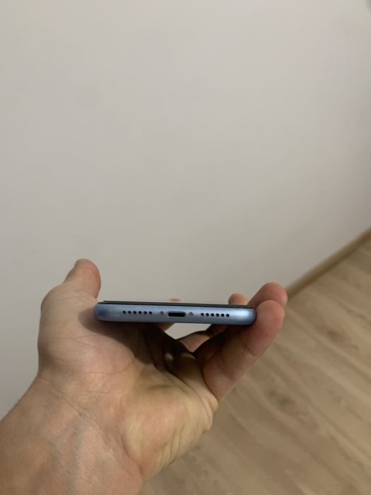 iPhone XR 64 GB bat 79%