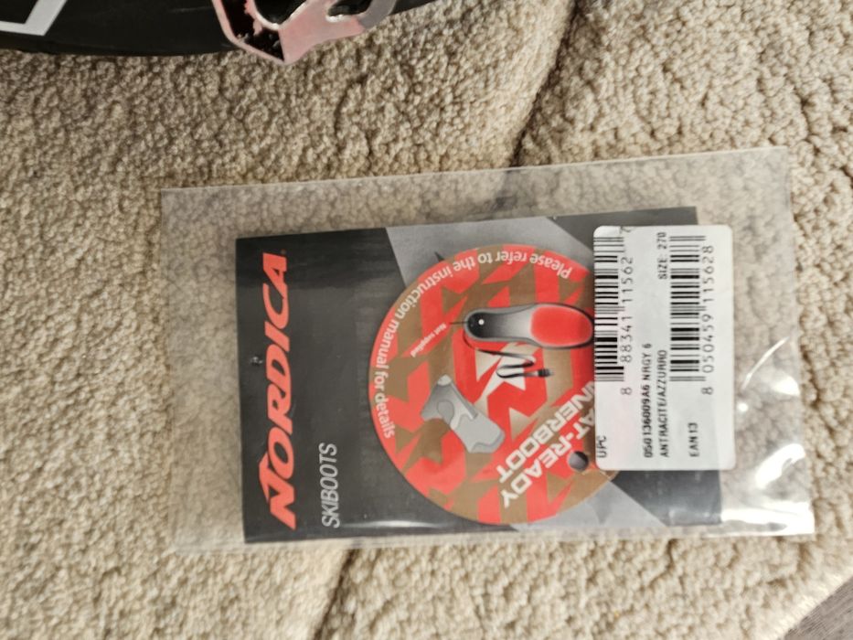 Комплект ски обувки, щеки и ски