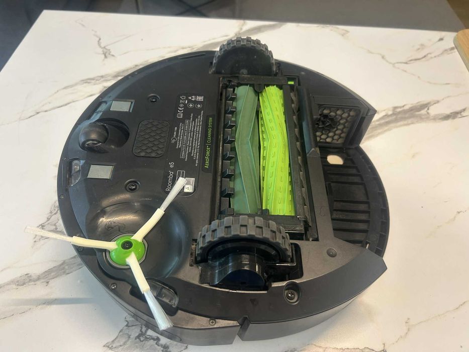 Робот прахосмукачка!