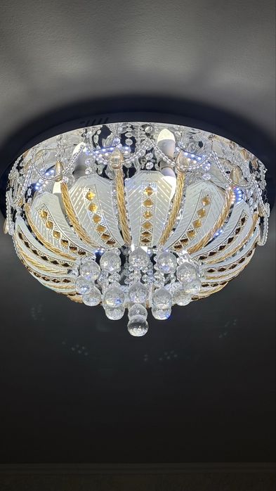 Продам люстру в хорошем состоянии