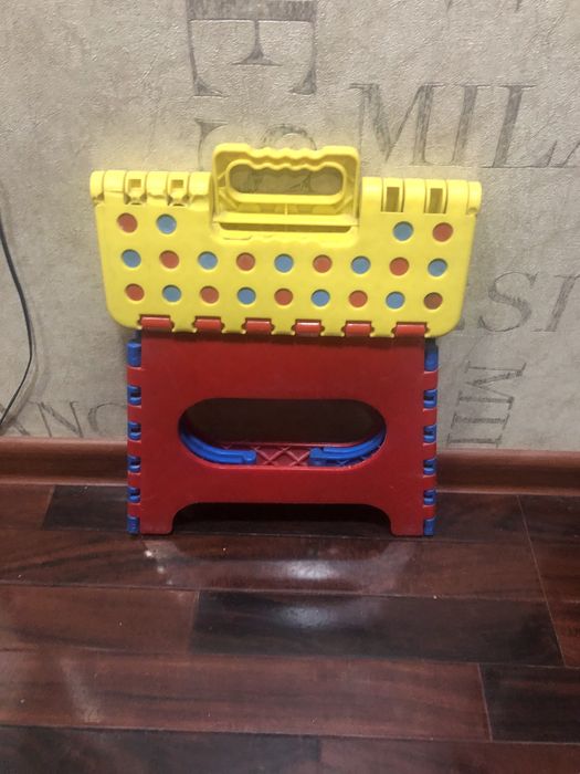 Стульчик раскладной пласмассовый