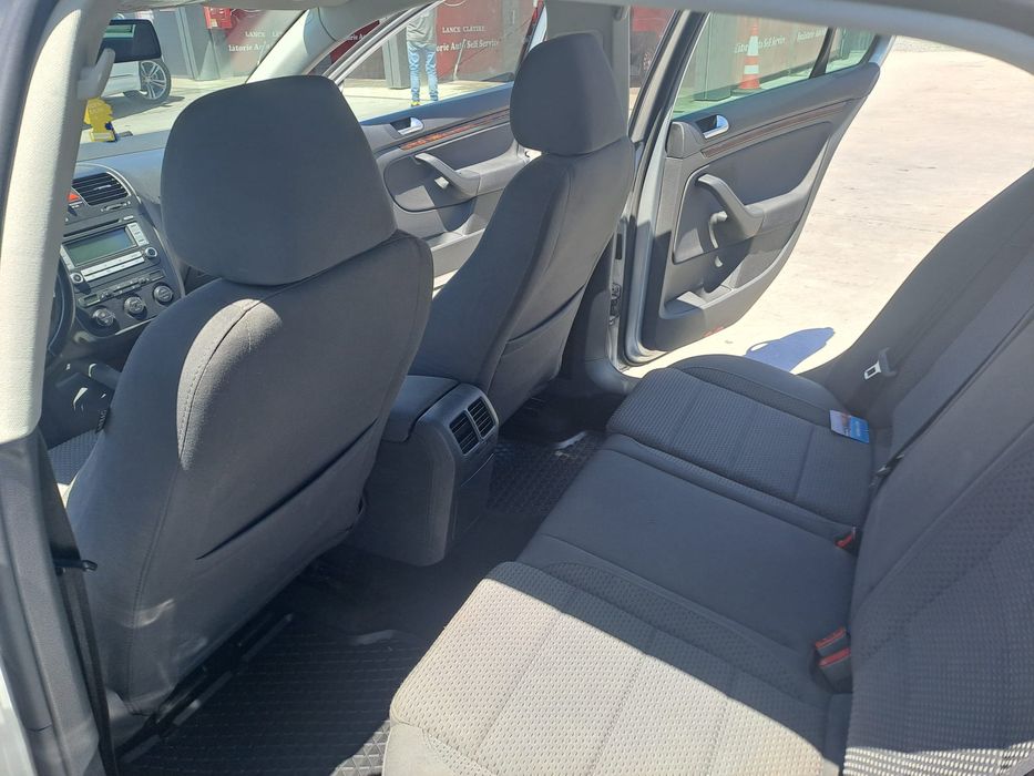 Vând Volkswagen Jetta 2007