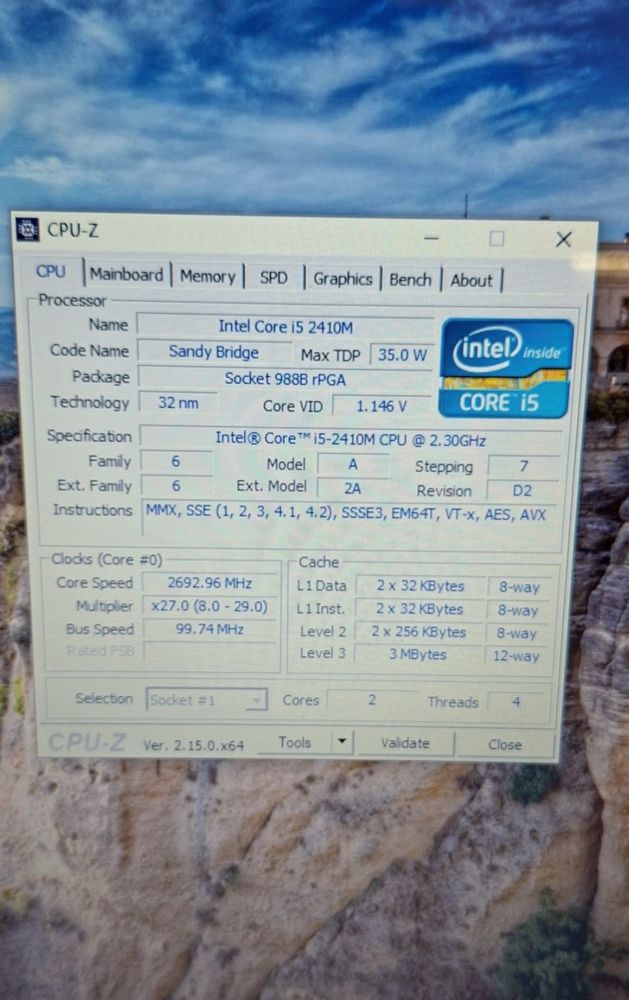 Laptop HP Impecabil. I5 8 GB Ram, AMD Radeon 7400