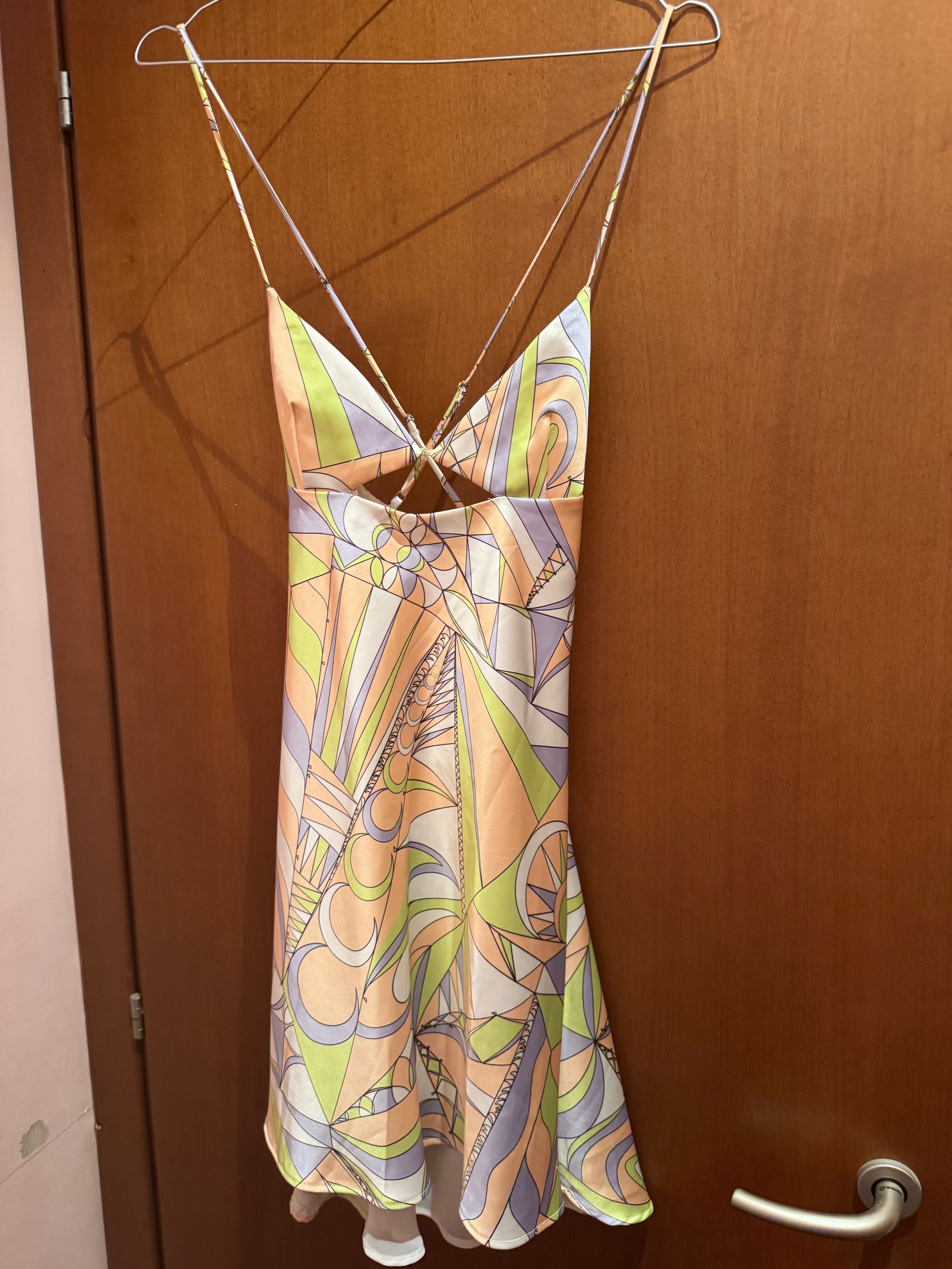 Рокля на марката Zara