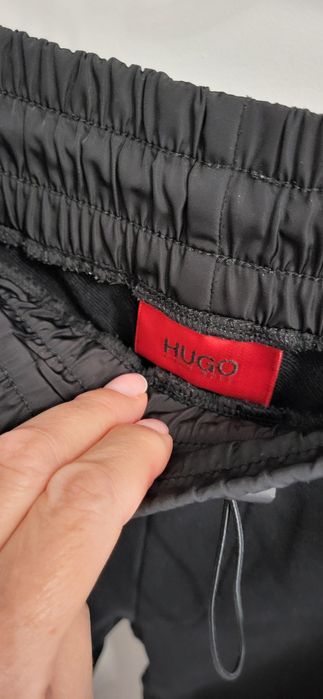 Hugo -мъжка долница