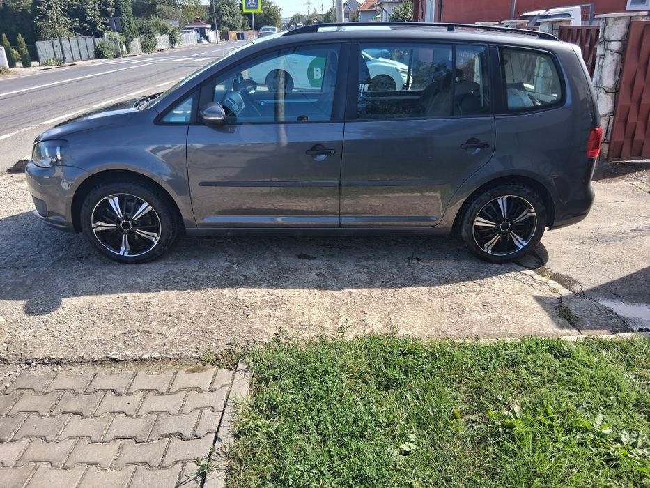 Vw touran 2011 , euro 5 ,1.6 tdi, 7 locuri carte service la zi