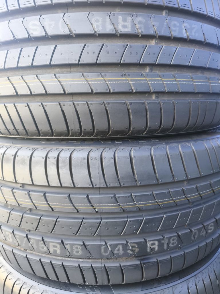 235-45-R18 kumho.