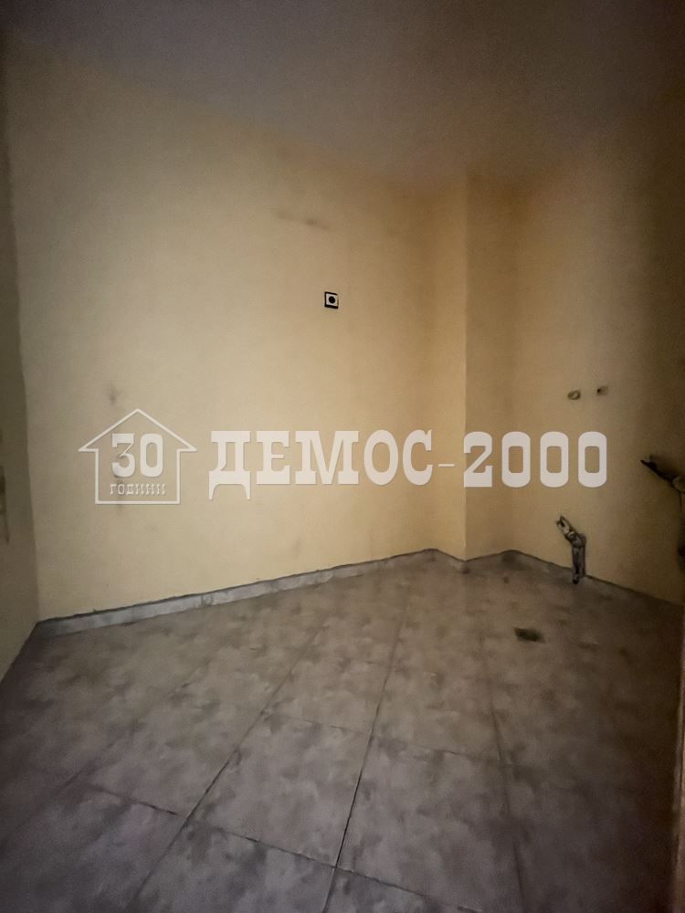 Дава се под наем Тристаен апартамент в Варна, Завод Дружба - 120 кв.м за 739.5 € - Снимка #7