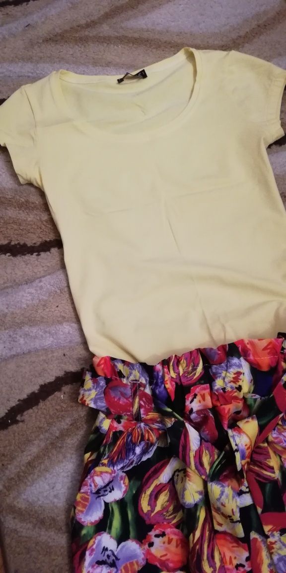 Комплект Дамска Пола и тениска