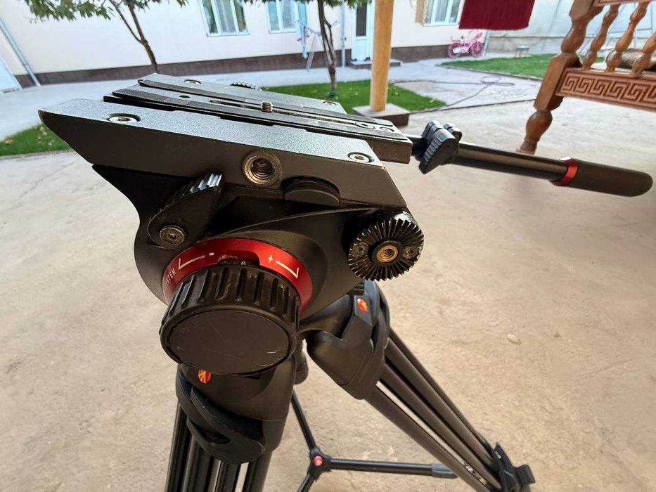 Manfrotto 546B 504HD Fluid Video Head  Aluminum Tripod