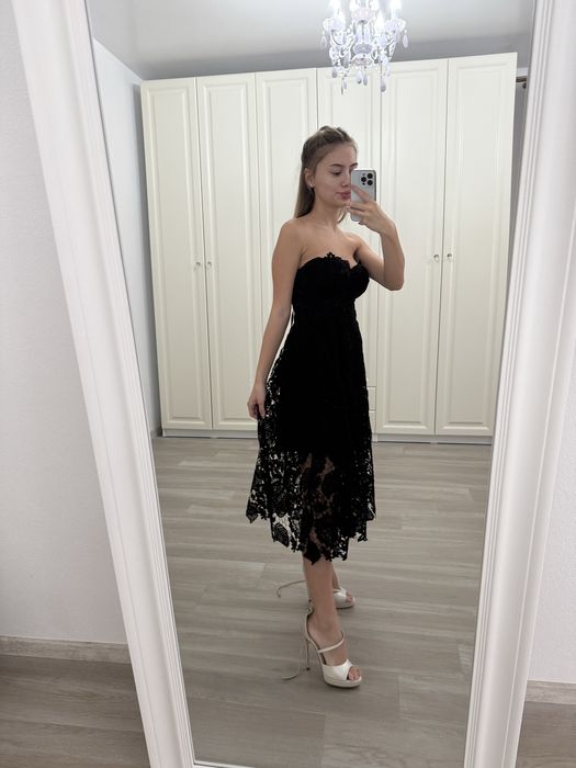 Rochie de eveniment din dantela neagra stare foarte buna