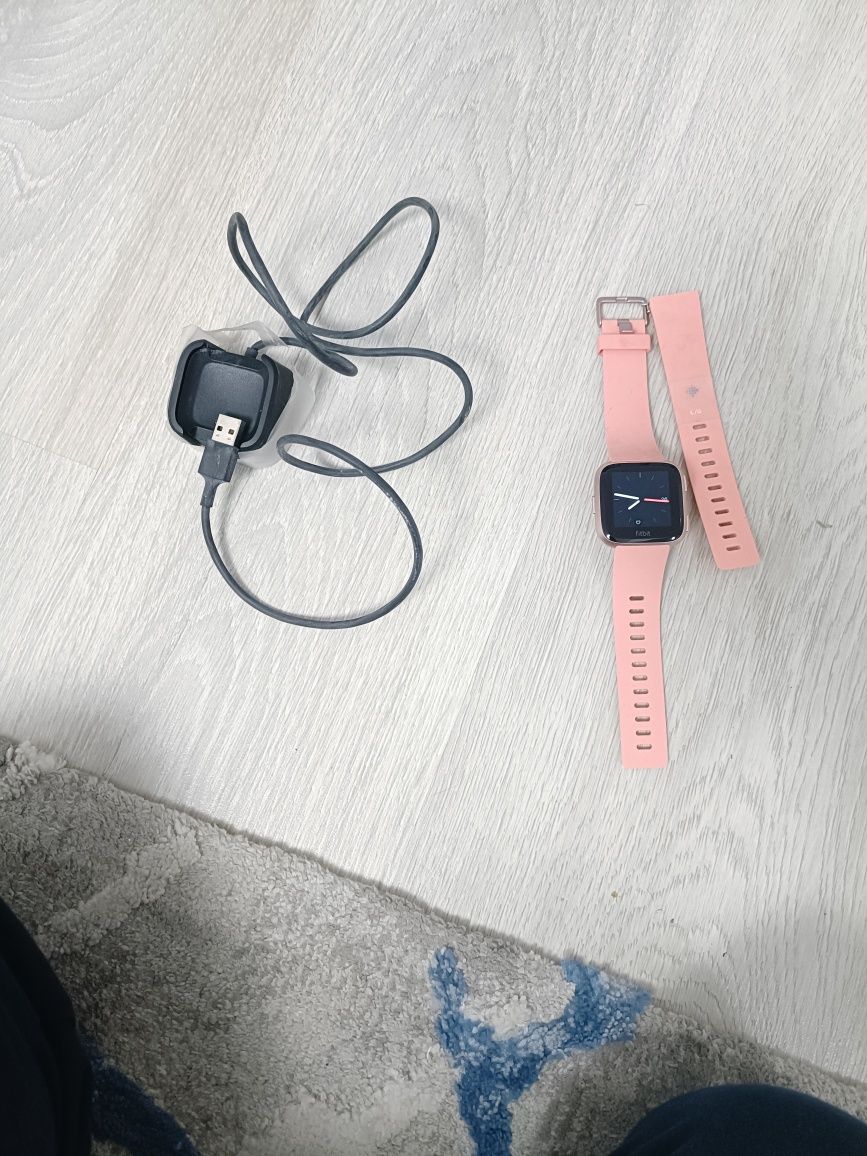 Smartwatch fitbit versa nou