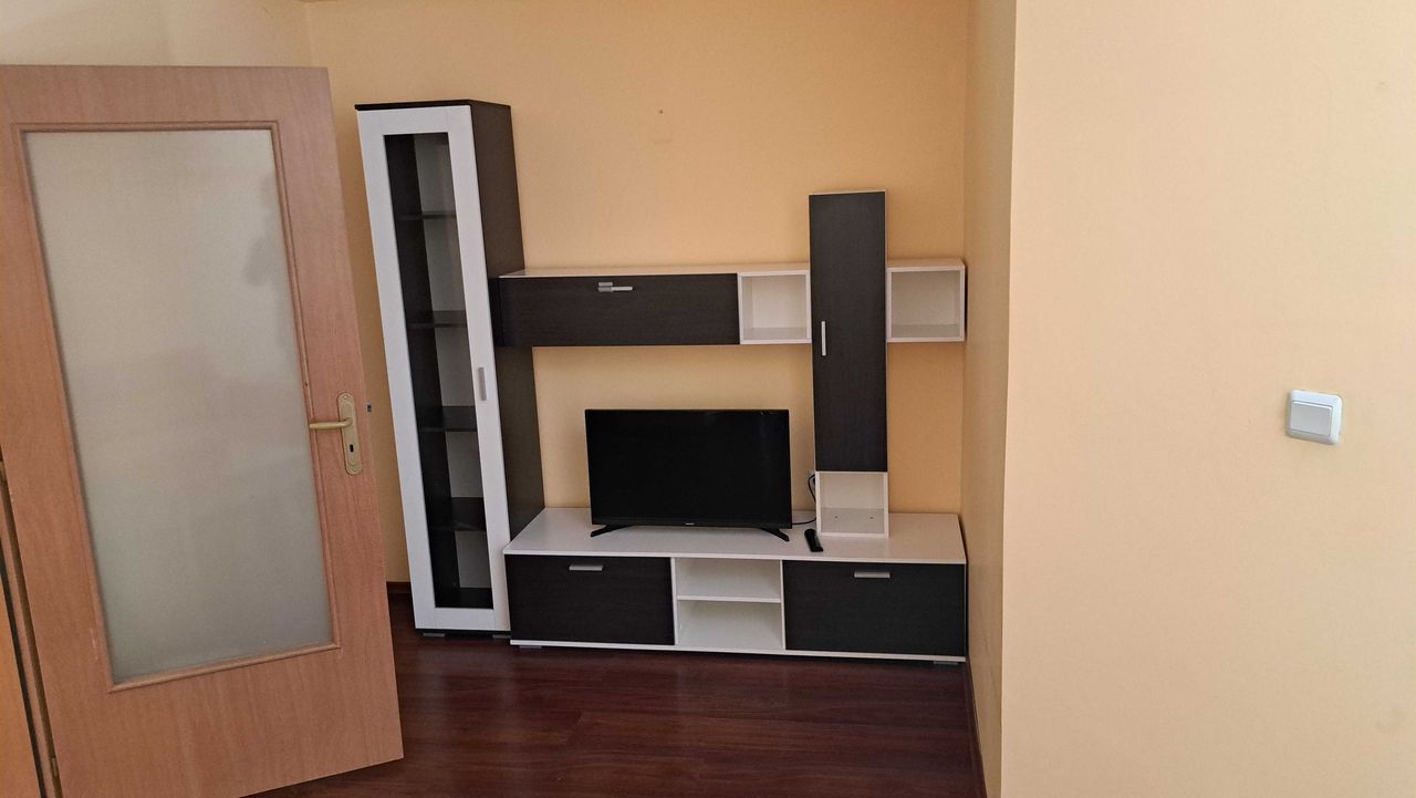 Дава се под наем Двустаен апартамент в Бургас, Лазур - 70 кв.м за 450 € - Снимка #2