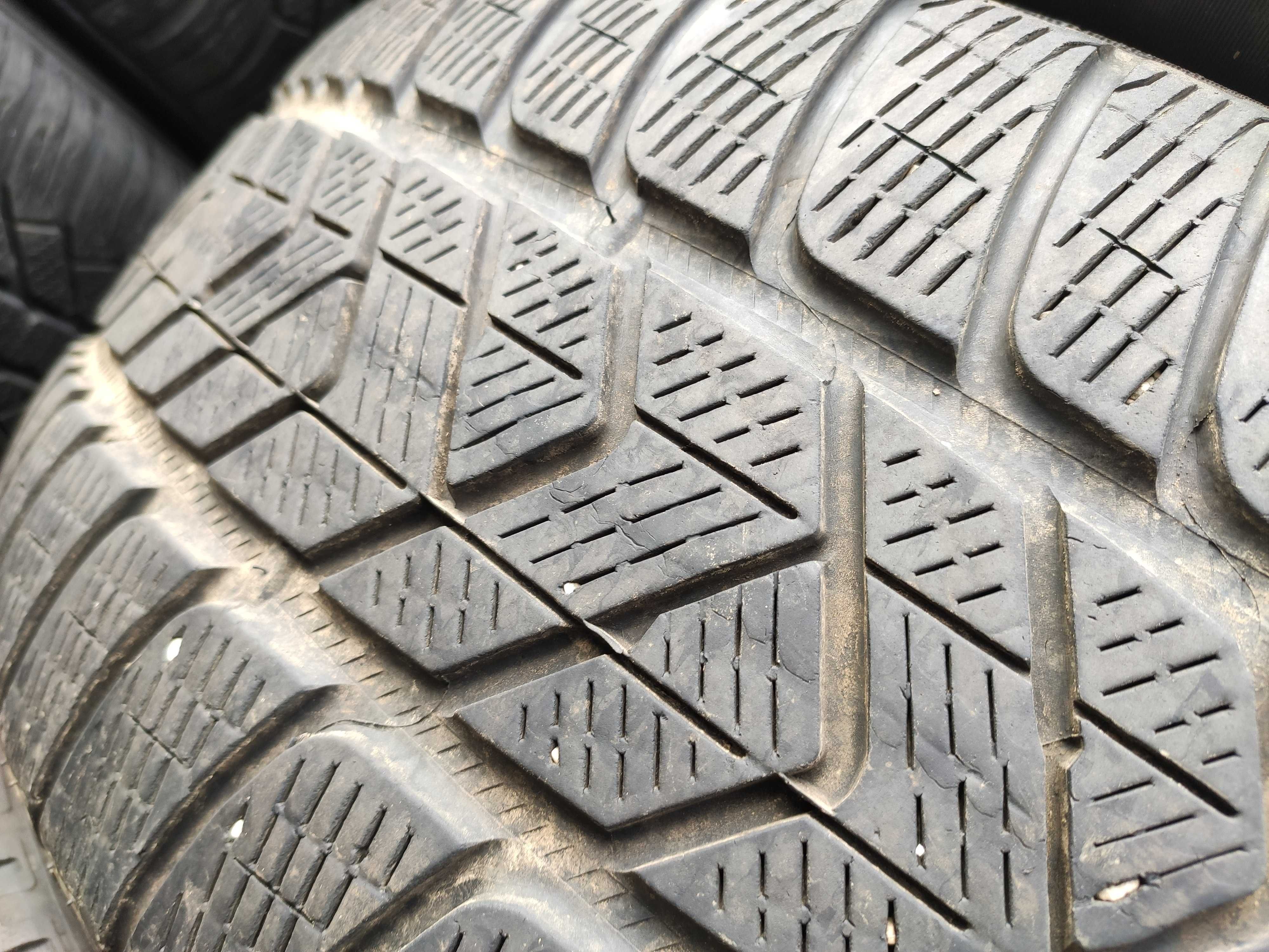 4бр Зимни гуми 255 45 20 - Pirelli