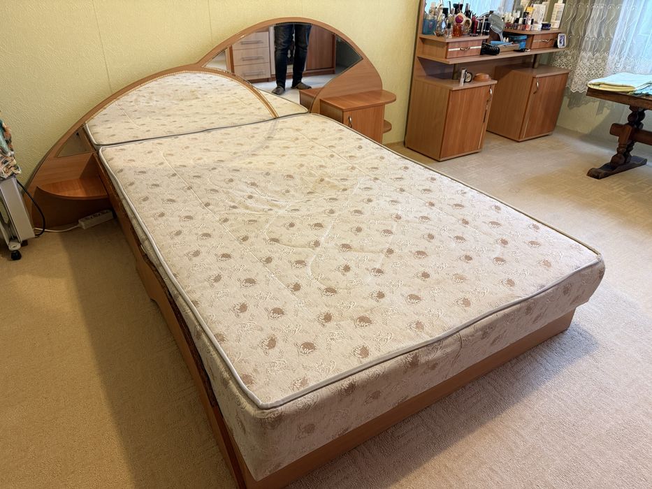 Легло/Спалня с нощно шкафче