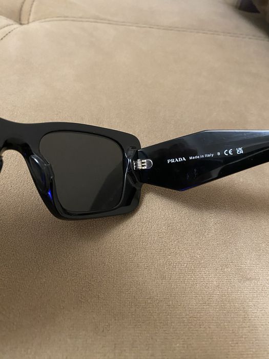 Слънчеви очила PRADA в перфектно състояние