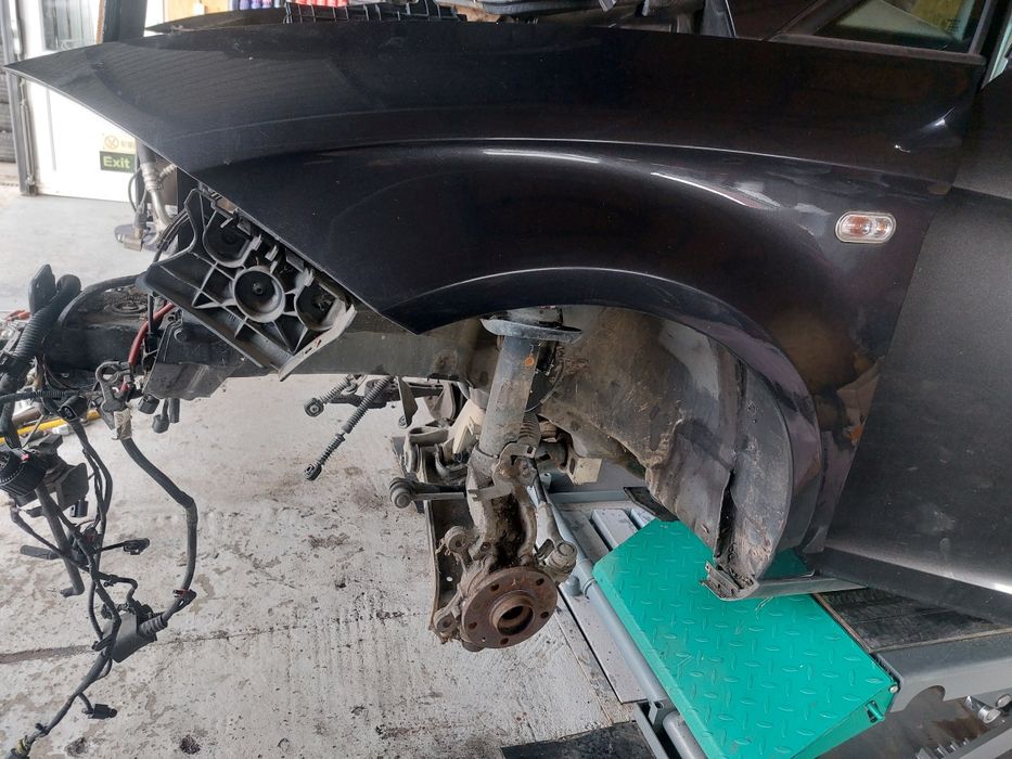 Set Aripi Aripa fata Seat Altea 2004-2009 cod culoare L59N