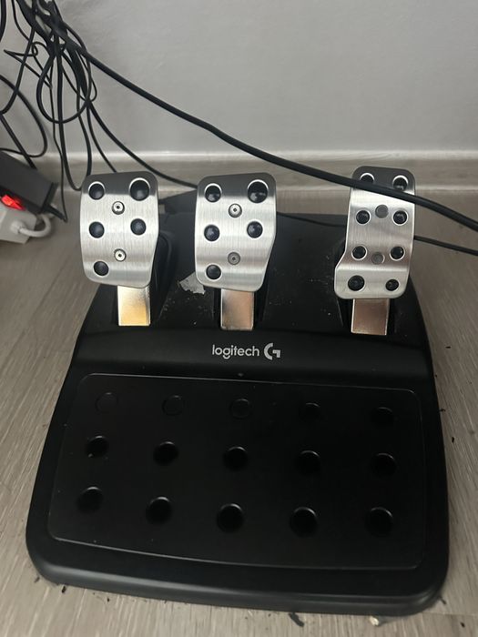 Logitech G29 (PC PS3 PS4 PS5)