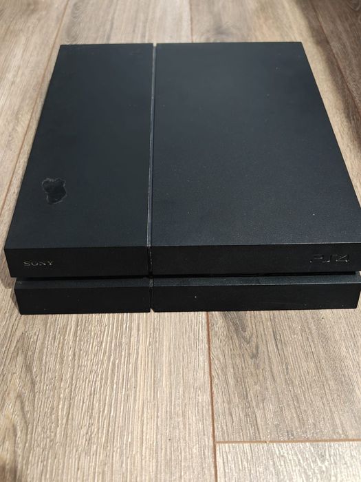 Playstation PS4 plus 5 jocuri