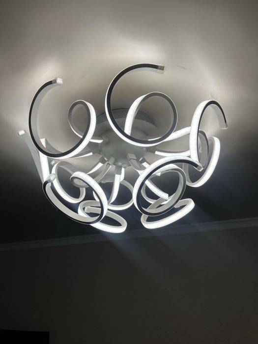 Продам Led-люстру