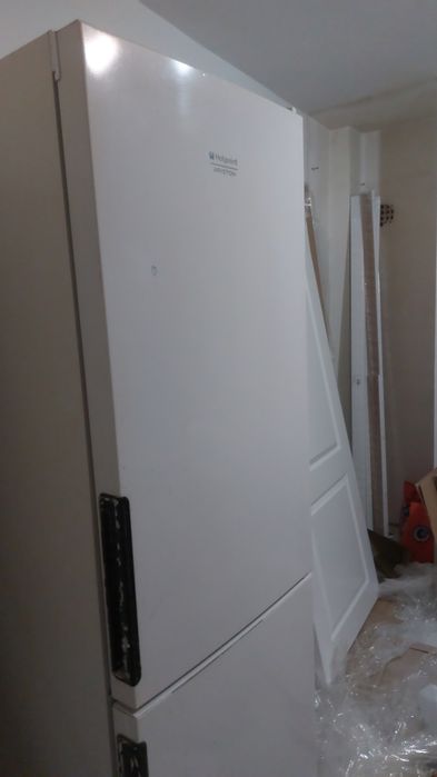 Vând frigider   no frost ariston