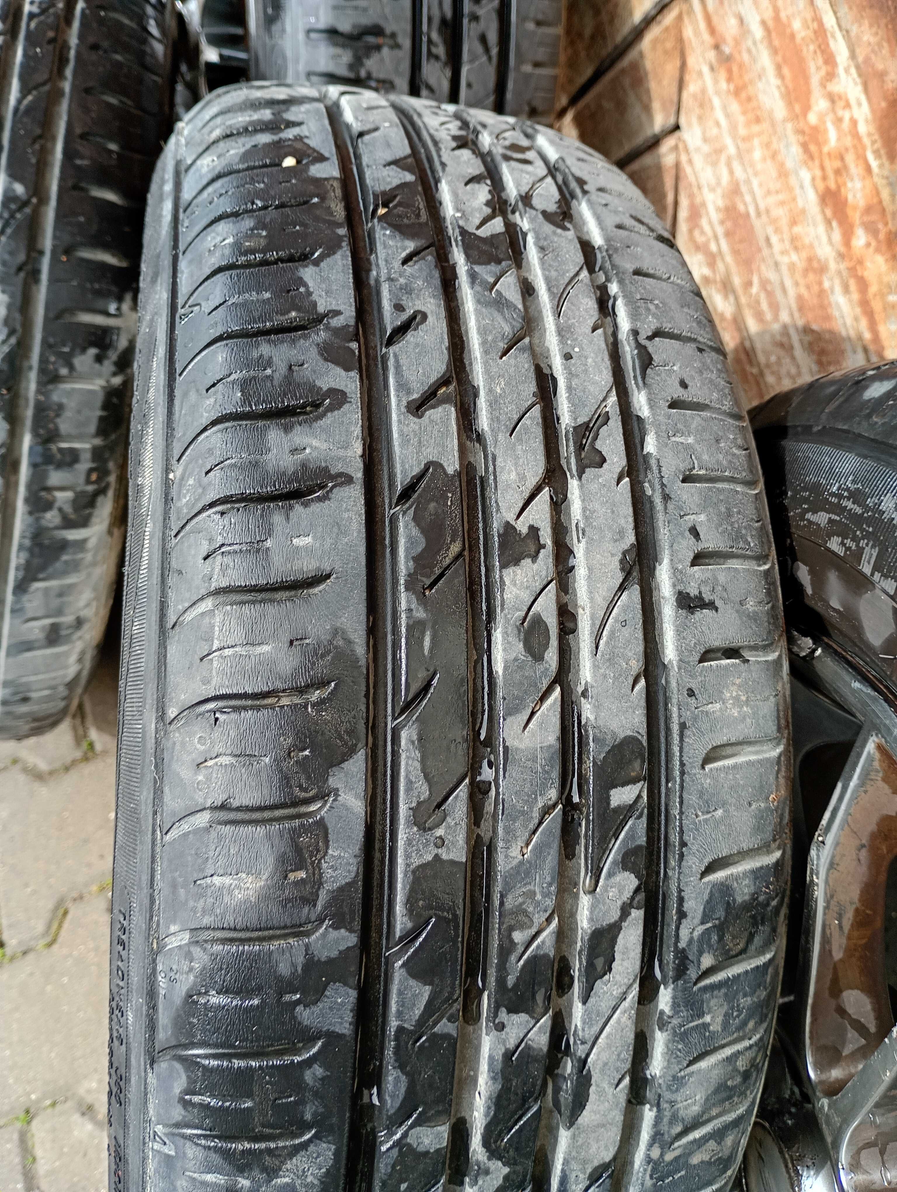 Продавам гуми с джанти размер 15