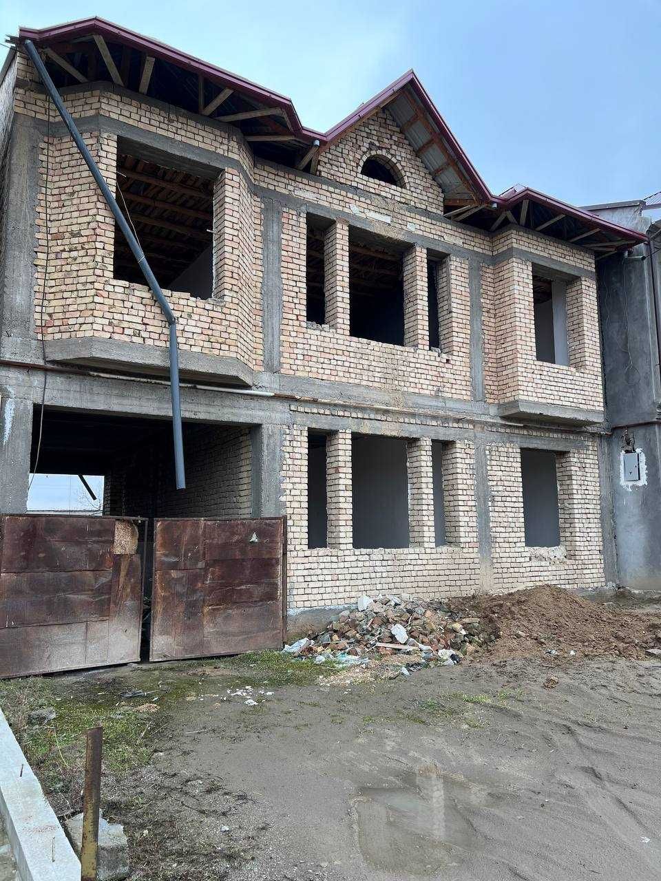 Uchastka sotiladi 1.8