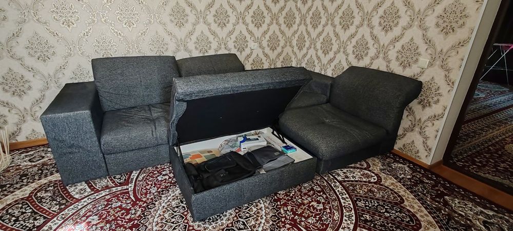 Диван угловой с сундуком продается