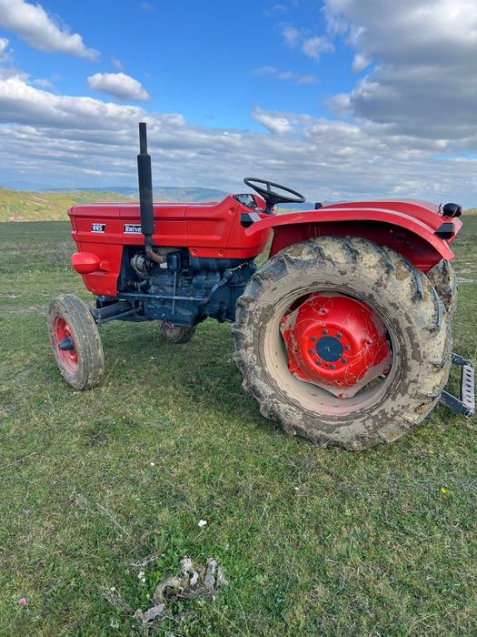 Tractor  UTB 445