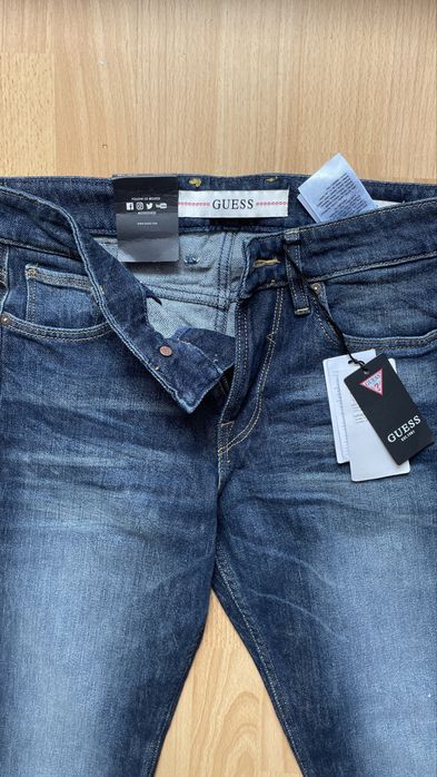 Blugi de barbati Guess