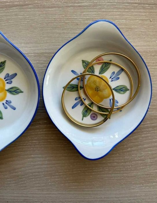 Ръчно рисувани рамекини